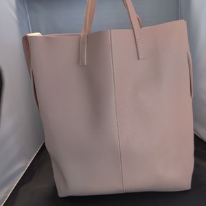 Elizabeth Arden make up bag